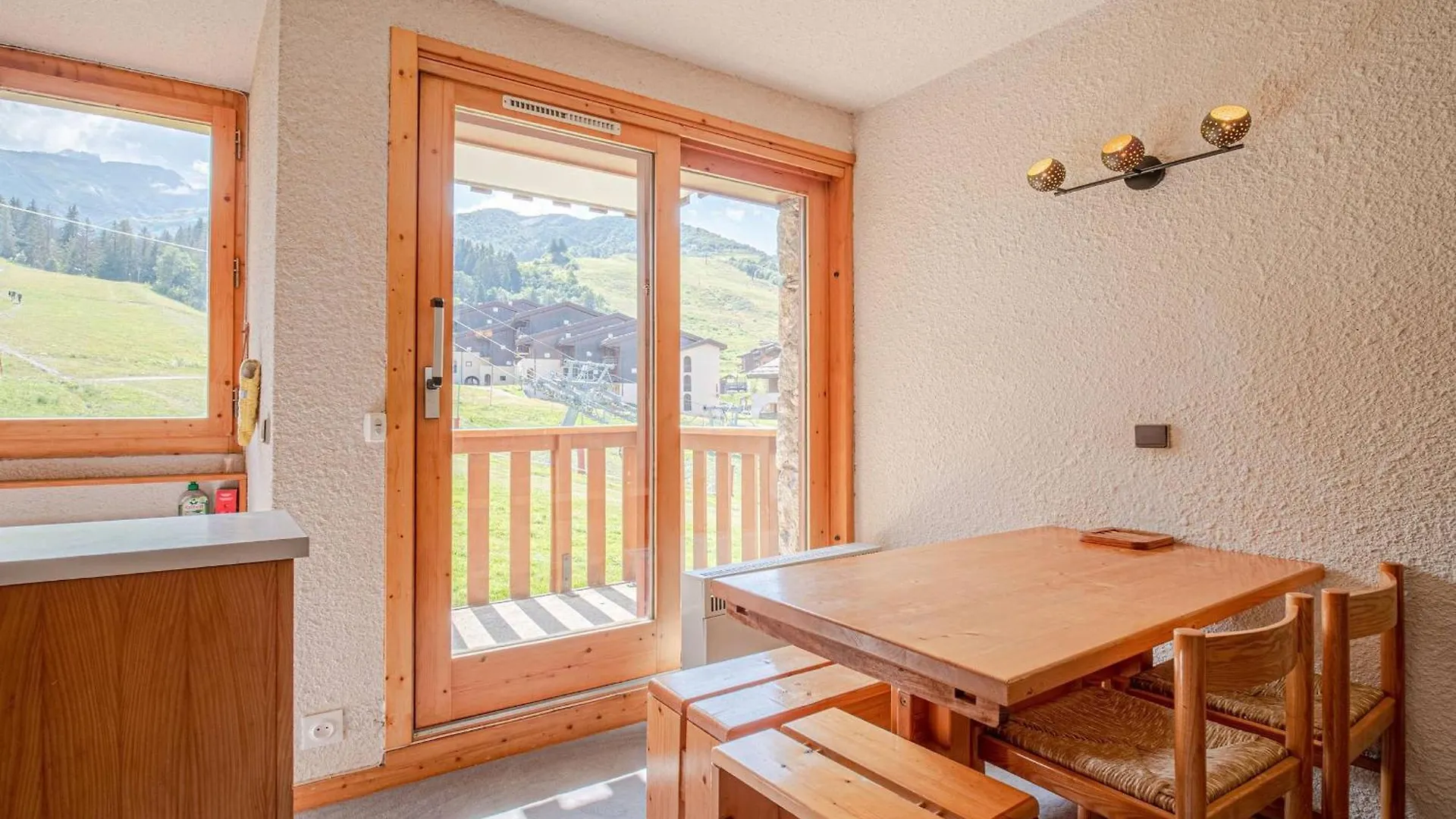 Valmorel: Appt 32M², Skis Aux Pieds, Balcon, Casier A Skis - Fr-1-356-486 0*, Вальморель Франция